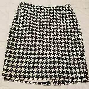 The Limited back and white skirt